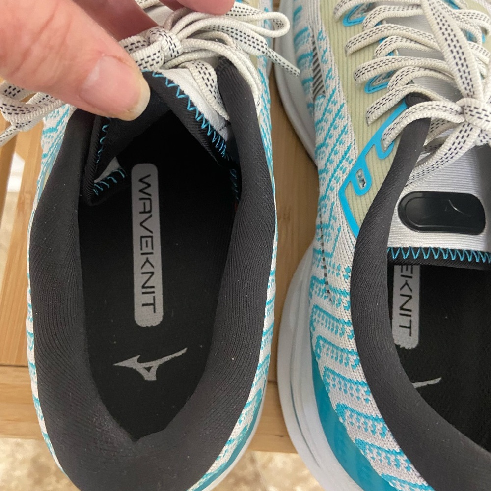 Mizuno Wave Rider Waveknit Women's 10 White and Teal Athletic Running Shoes - Picture 5 of 10